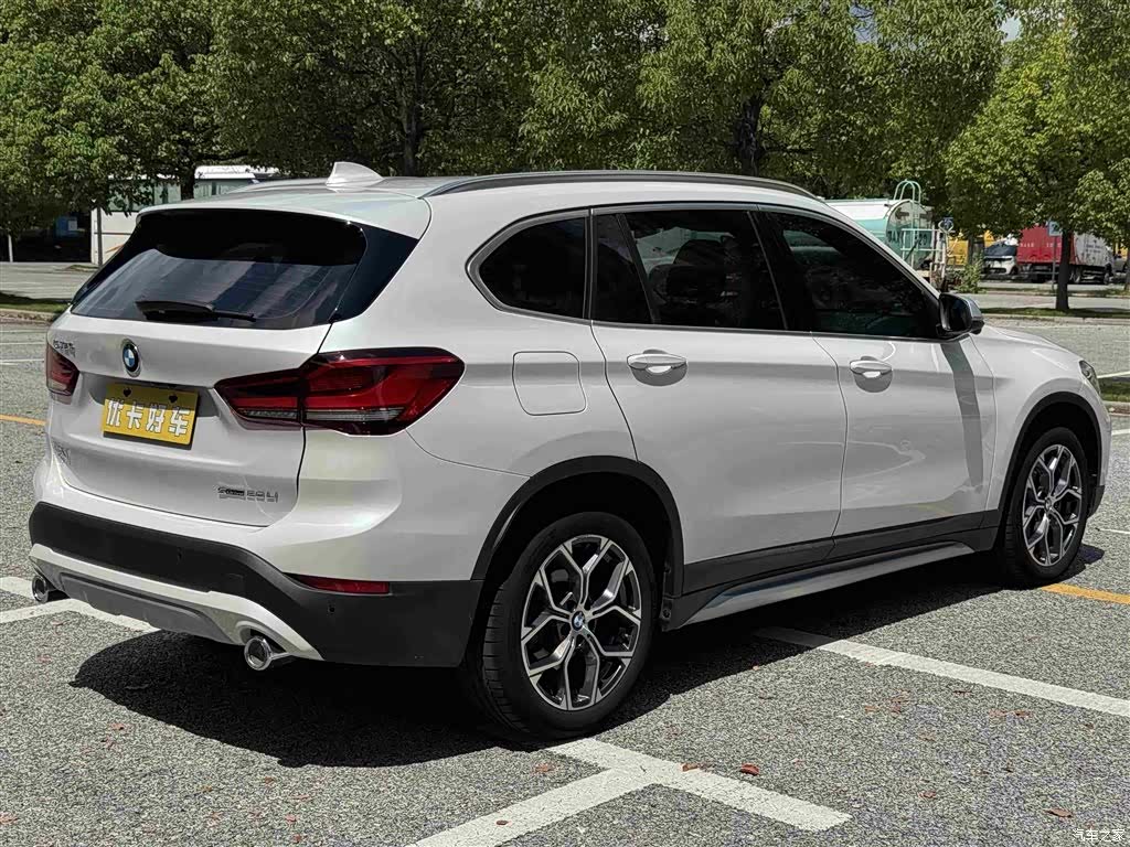 BMW X1, 2022 все фото