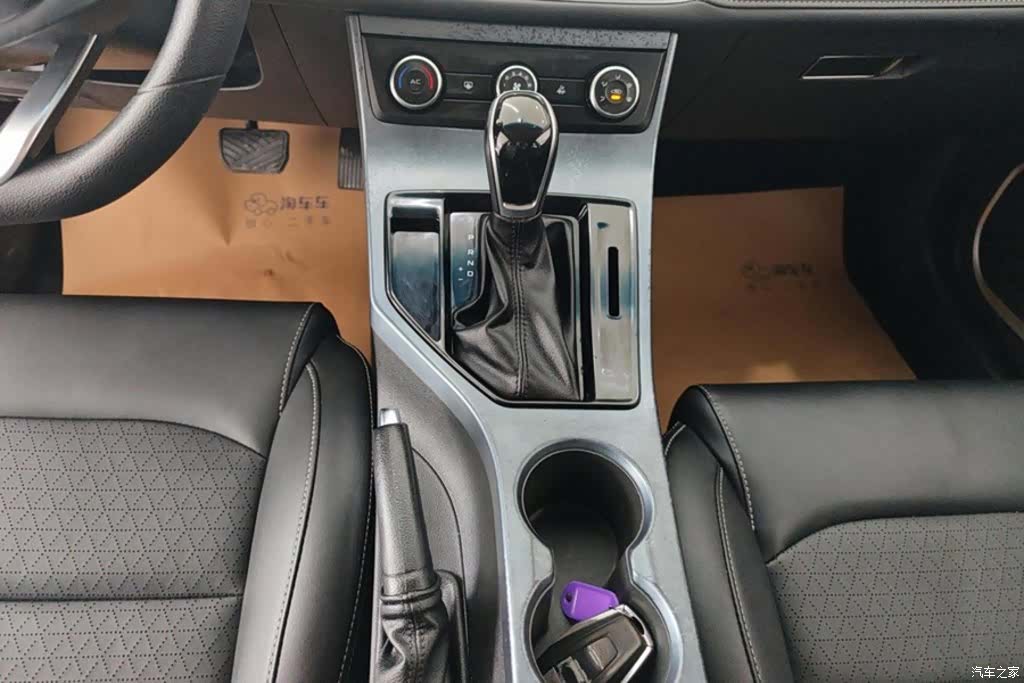 Geely Emgrand, 2021 16