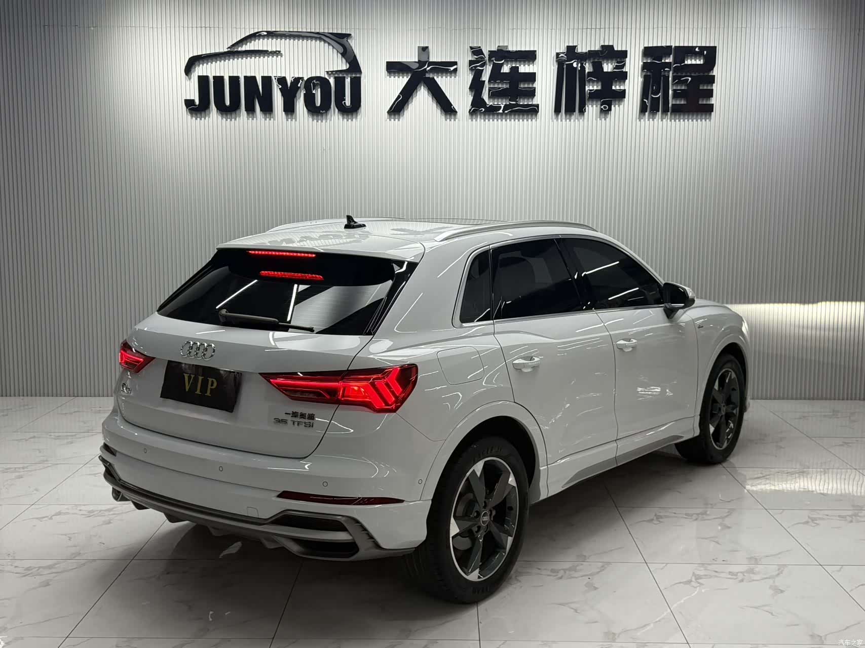 Audi Q3, 2023 4