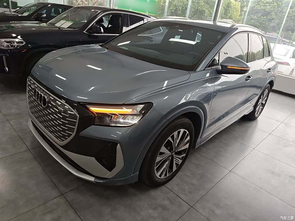 Audi Q4 e-tron, 2022 1