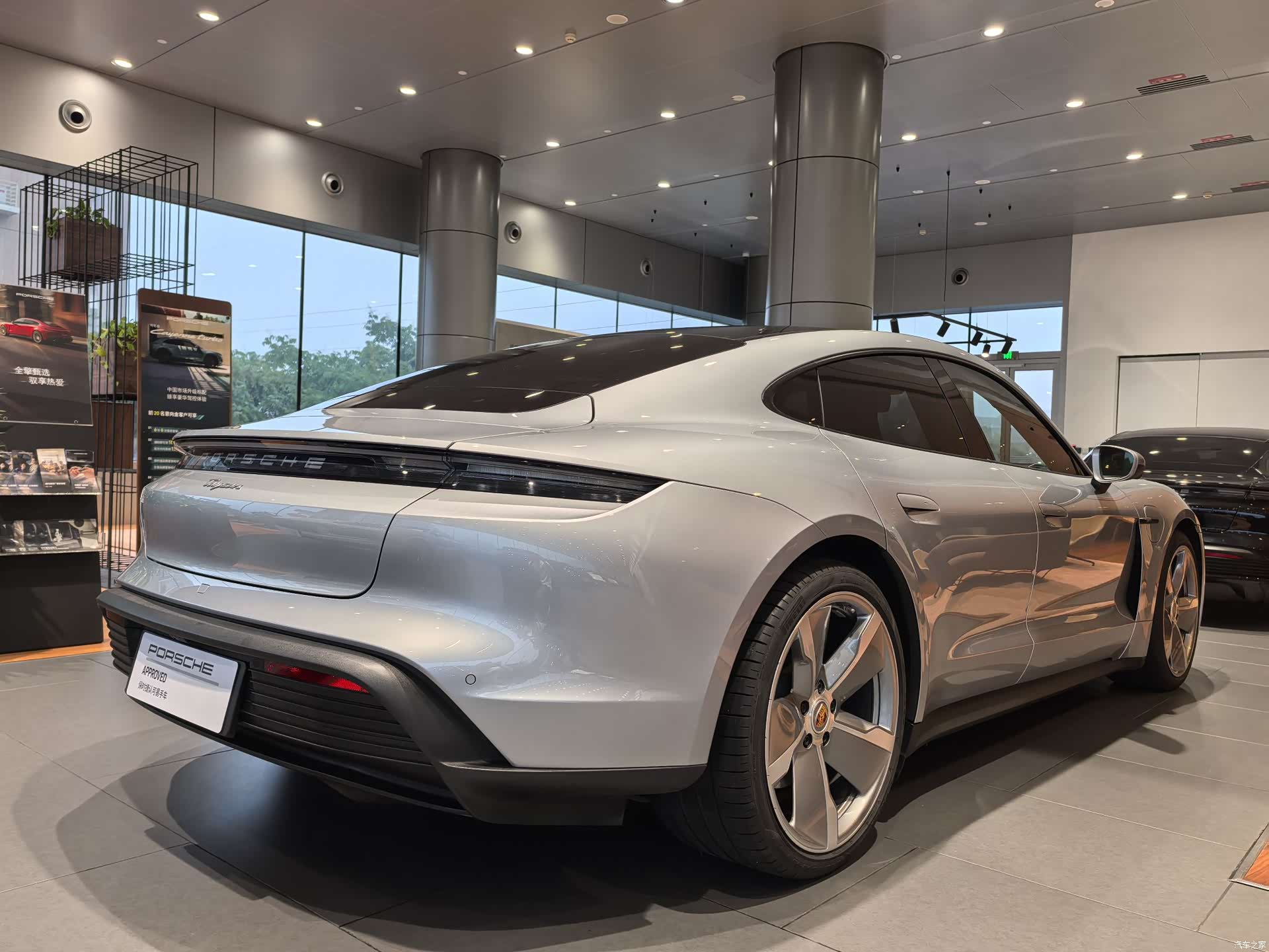 Porsche Taycan, 2022 12