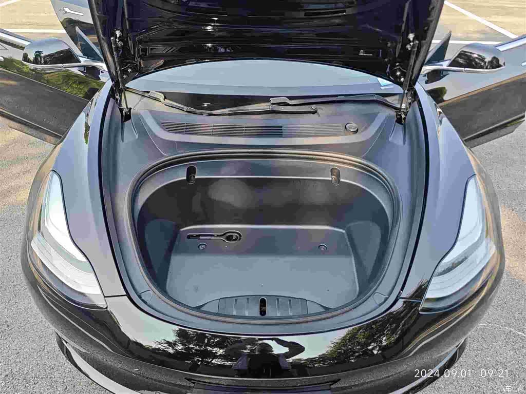 Tesla Model 3, 2020 29