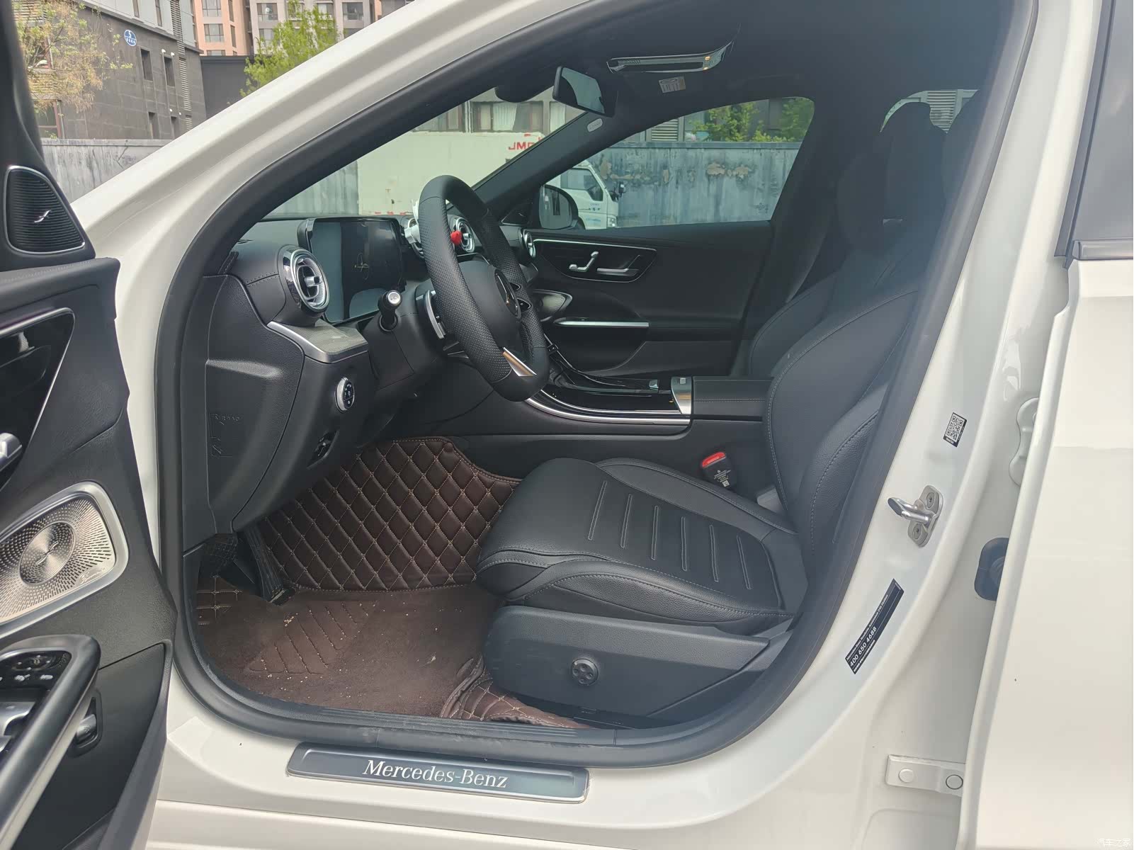 Mercedes-Benz C-Class, 2025 3