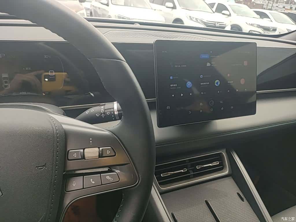 BYD Qin, 2025 10