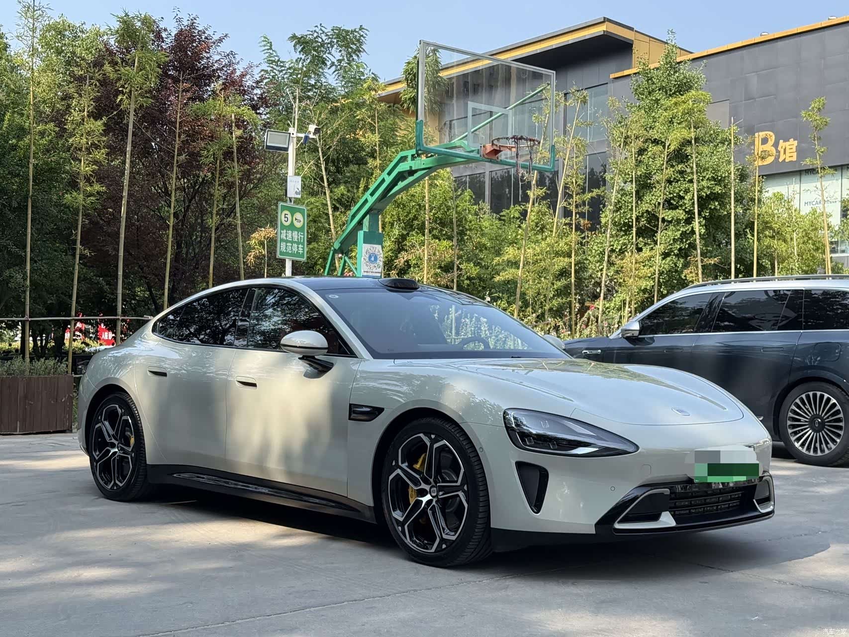 Xiaomi SU7, 2024 3