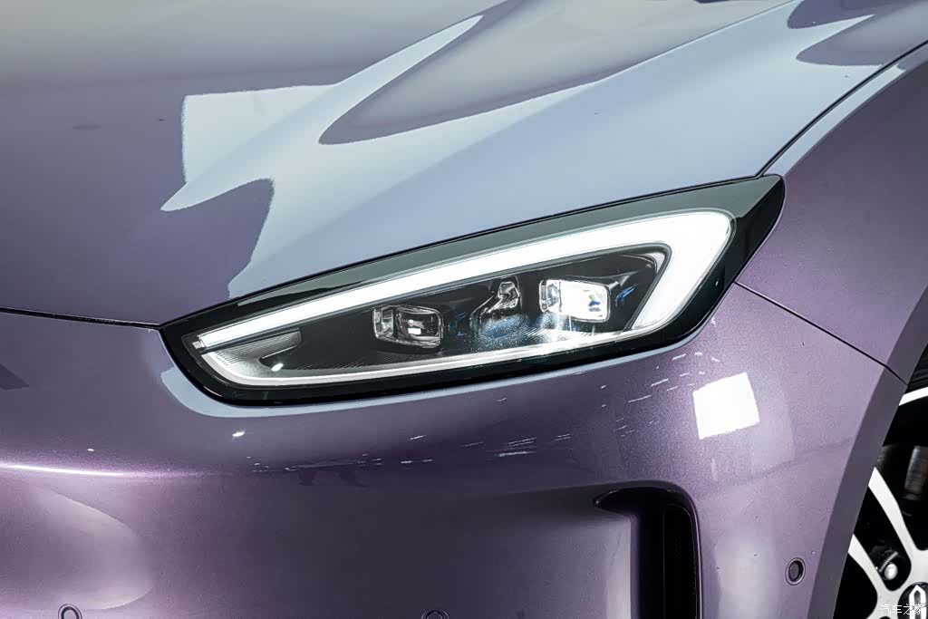 AITO M5, 2025 4