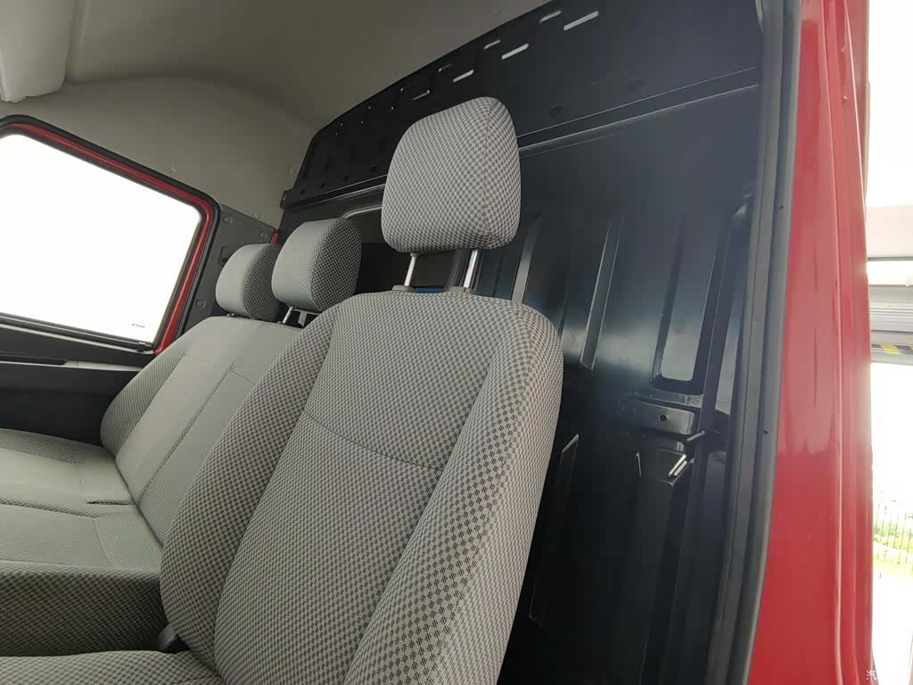 Iveco V35, 2023 15