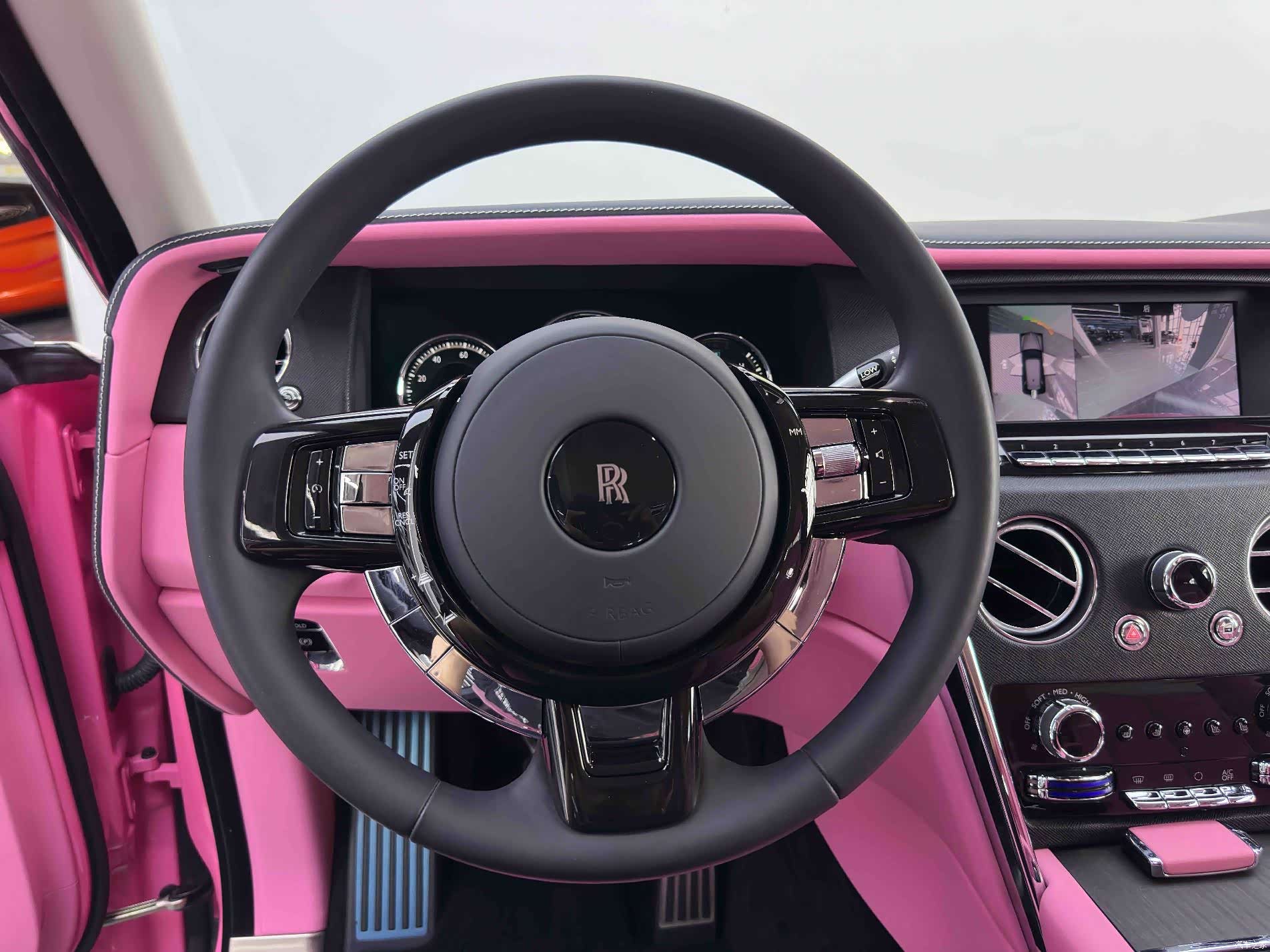 Rolls-Royce Cullinan, 2023 19