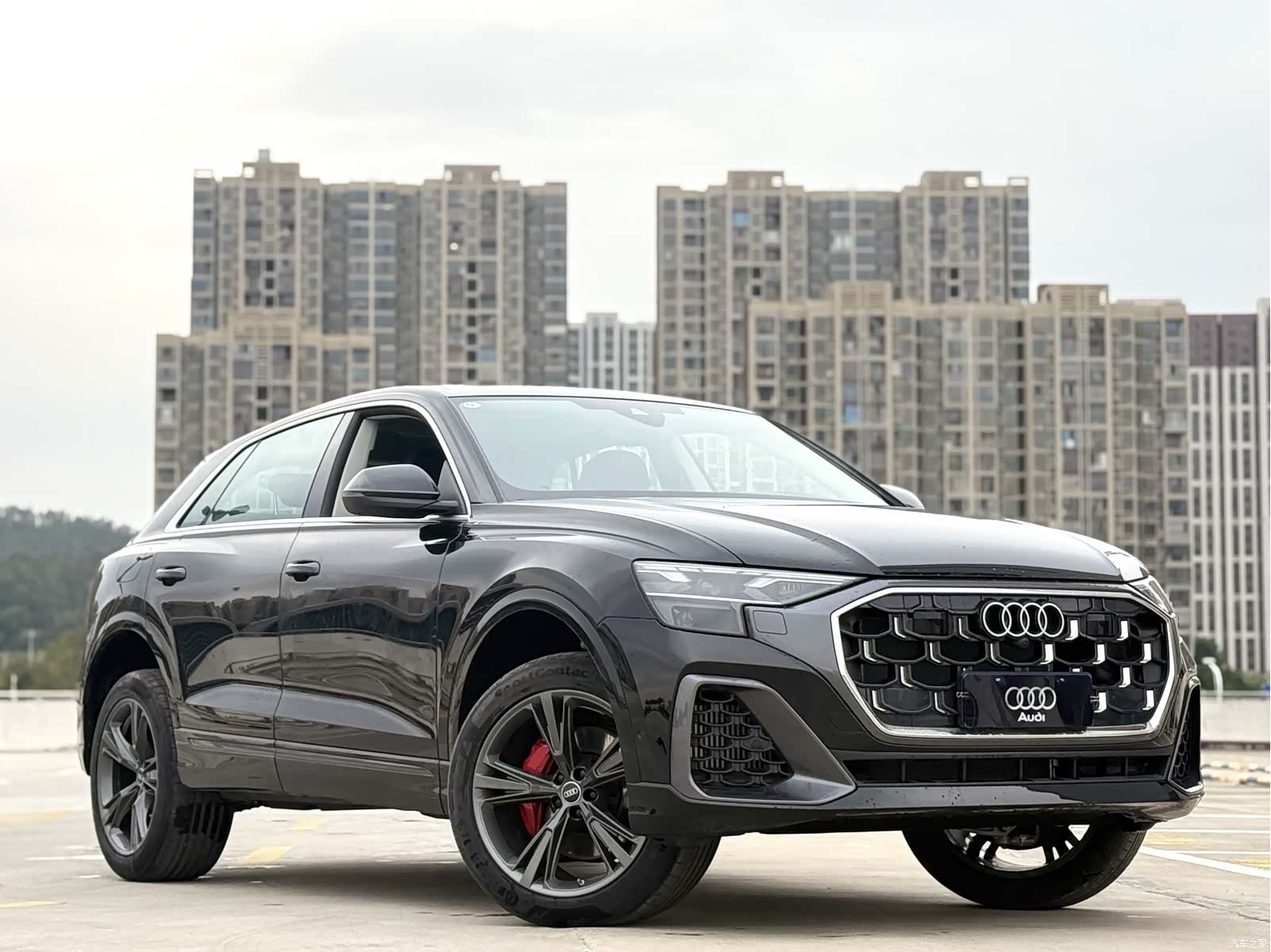 Audi Q8, 2025 3