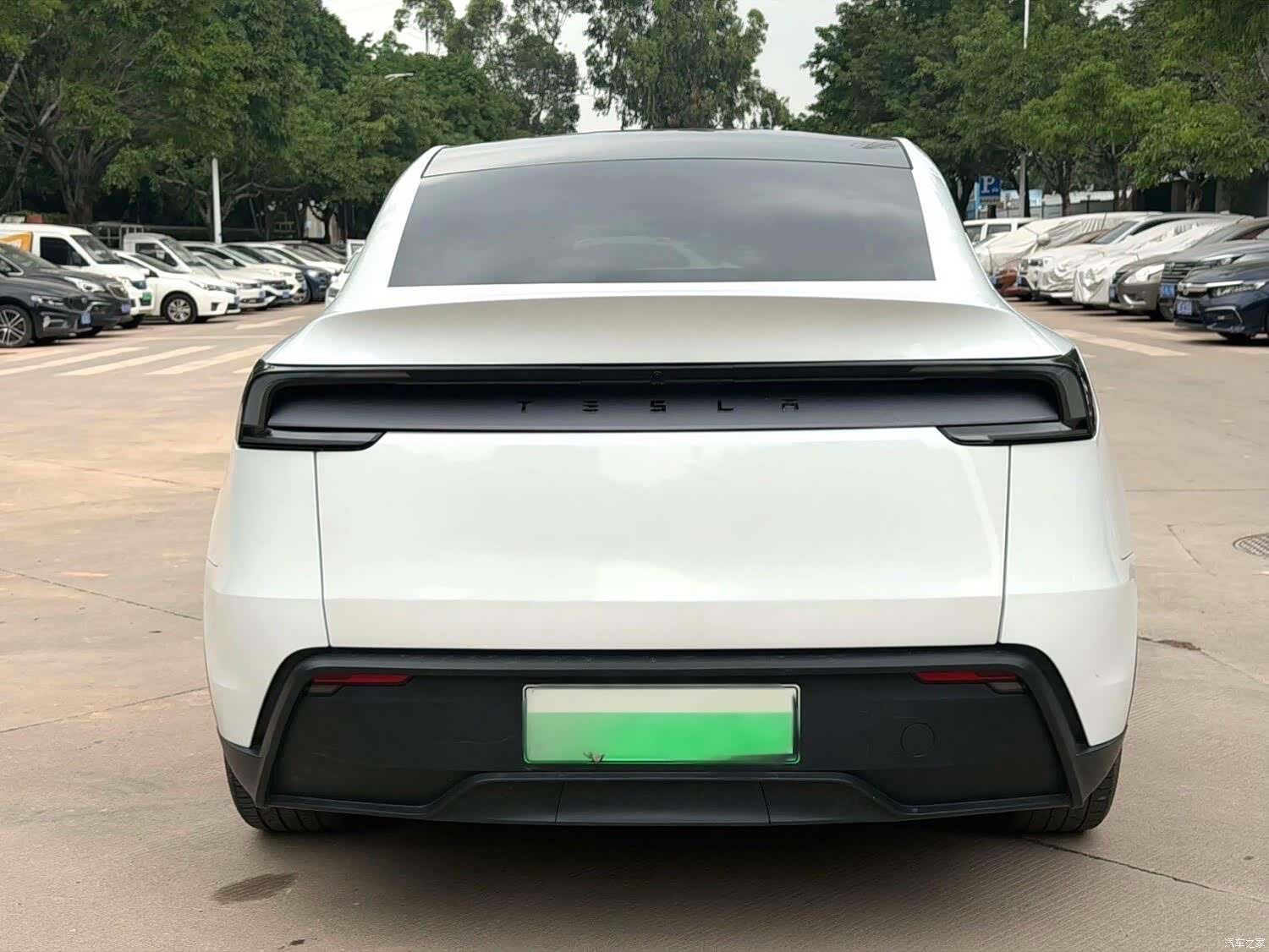 Tesla Model Y, 2025 все фото