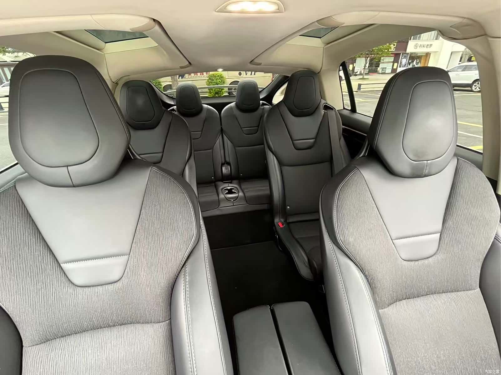Tesla Model X, 2017 16