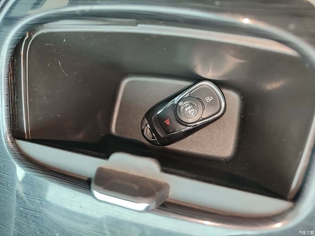Buick Envision Plus, 2015 9