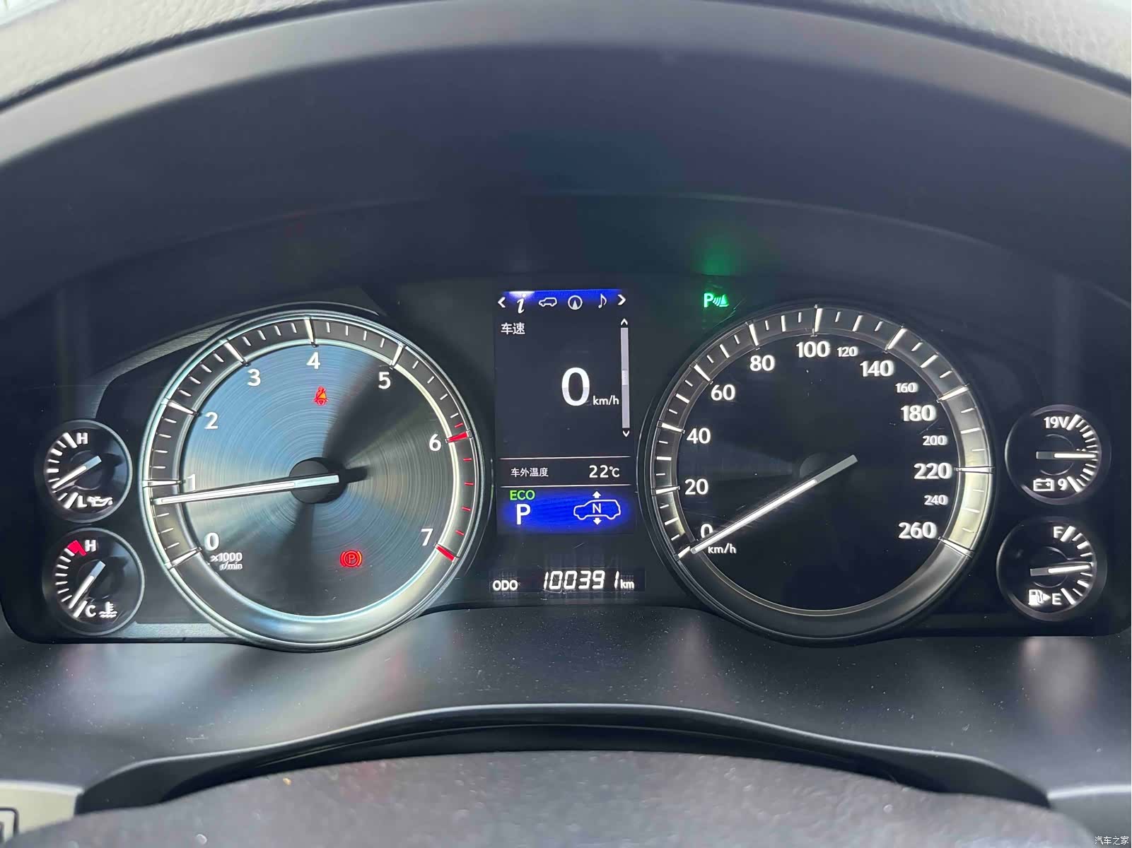 Lexus LX, 2019 12