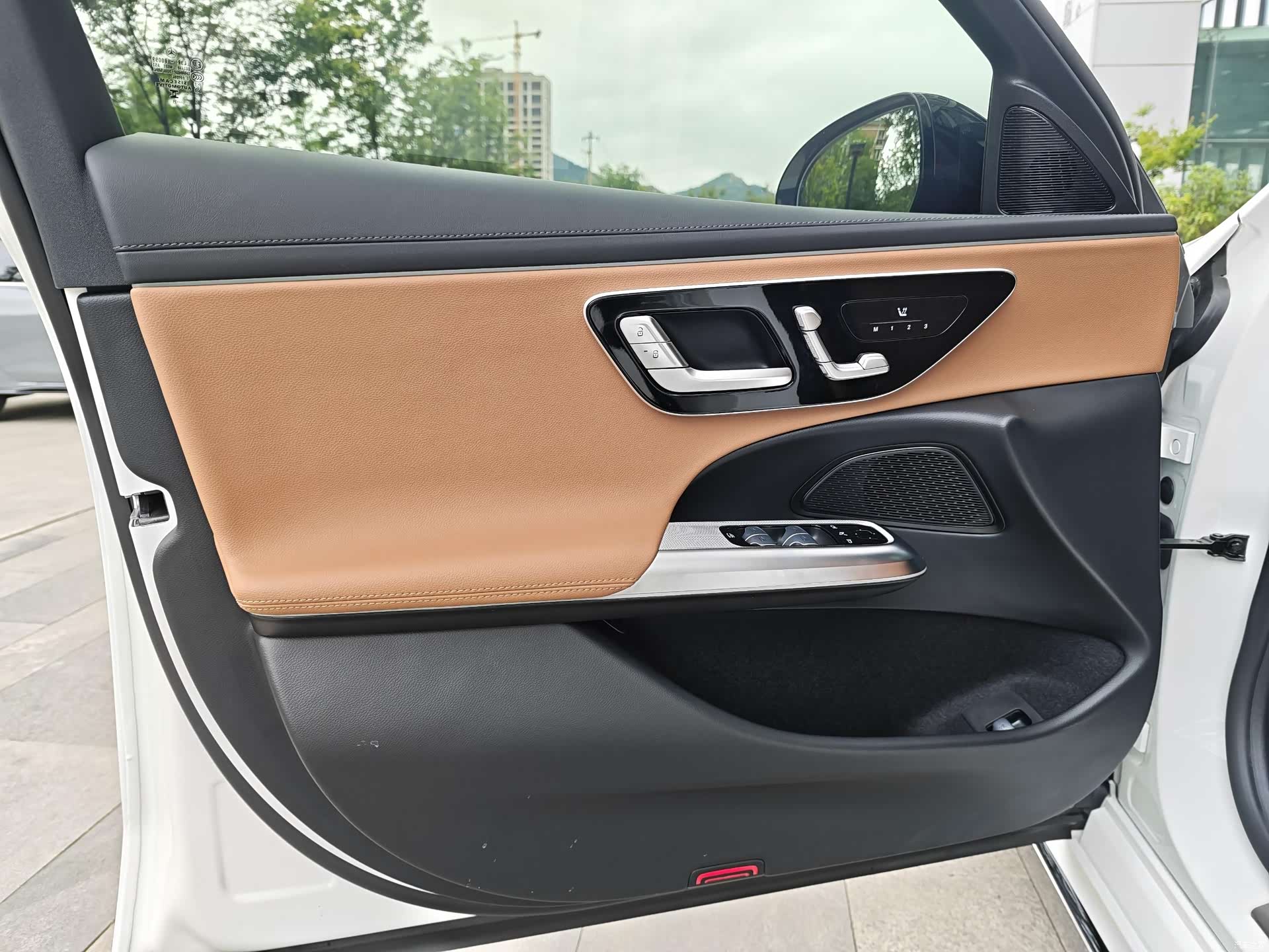 Mercedes-Benz E-Class, 2025 19
