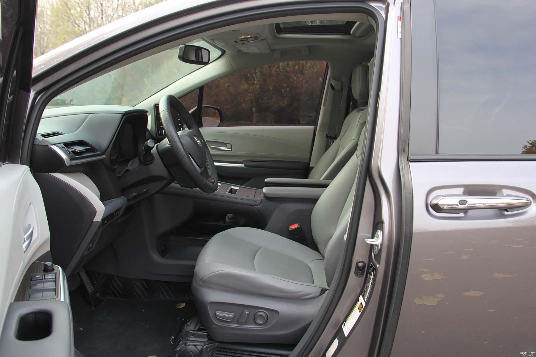 Toyota Sienna, 2022 11