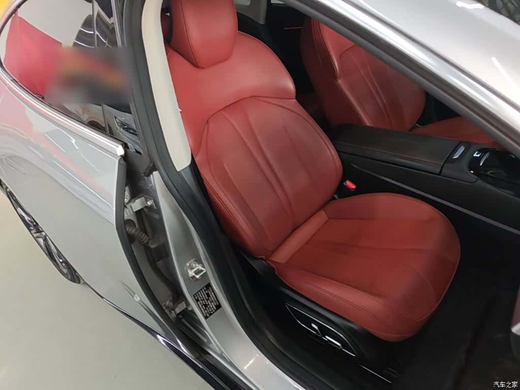 Xpeng P7, 2021 25