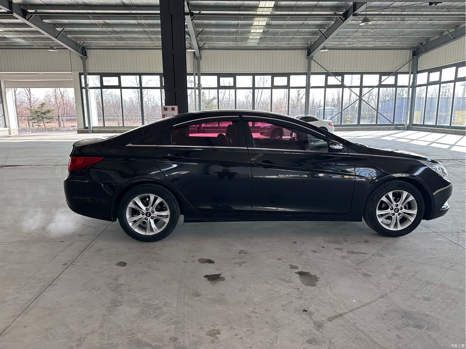 Hyundai Sonata, 2011 4