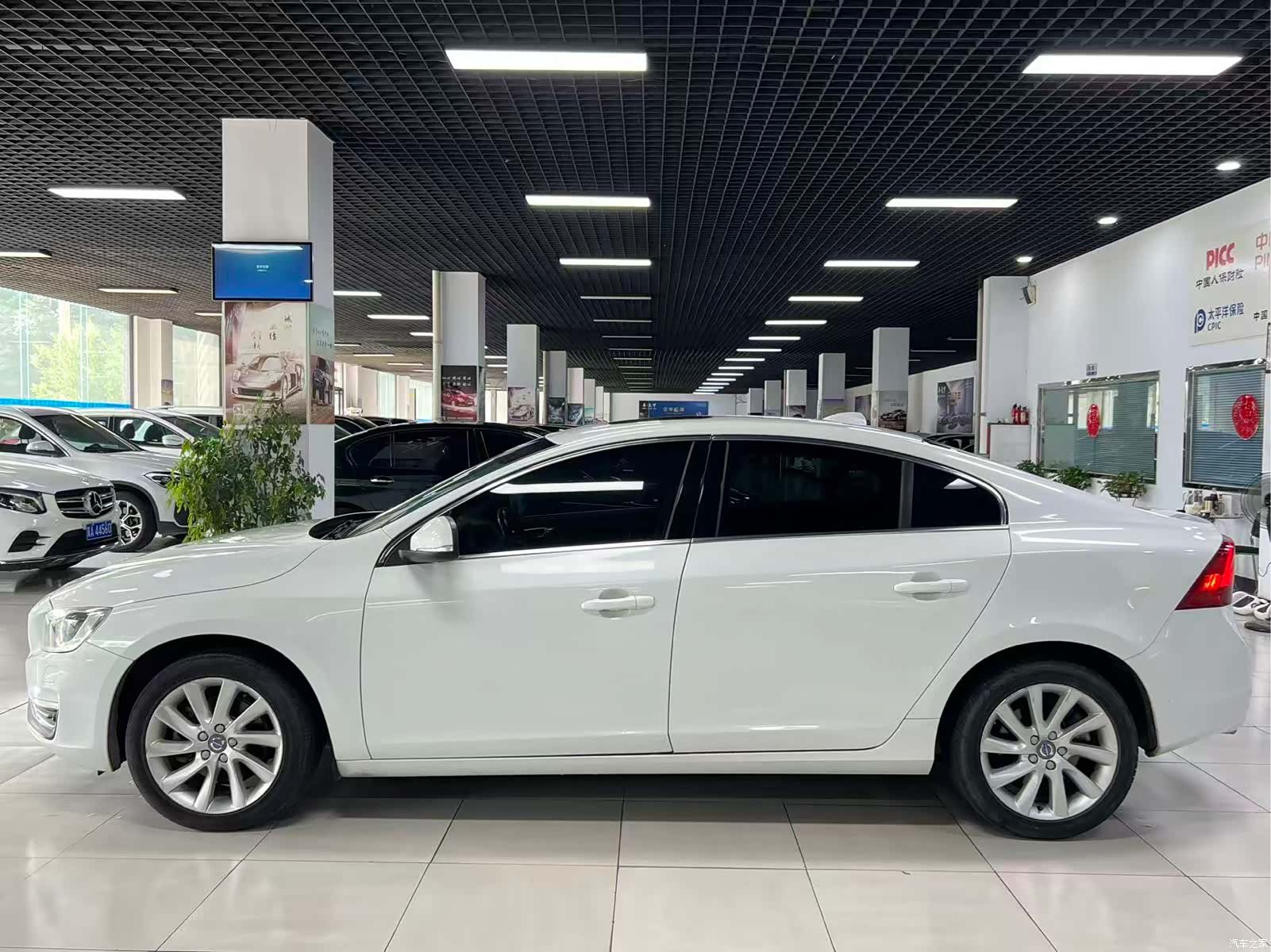 Volvo S60, 2015 3