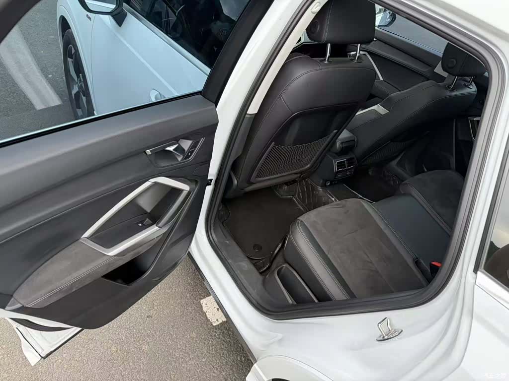 Audi Q3, 2023 9
