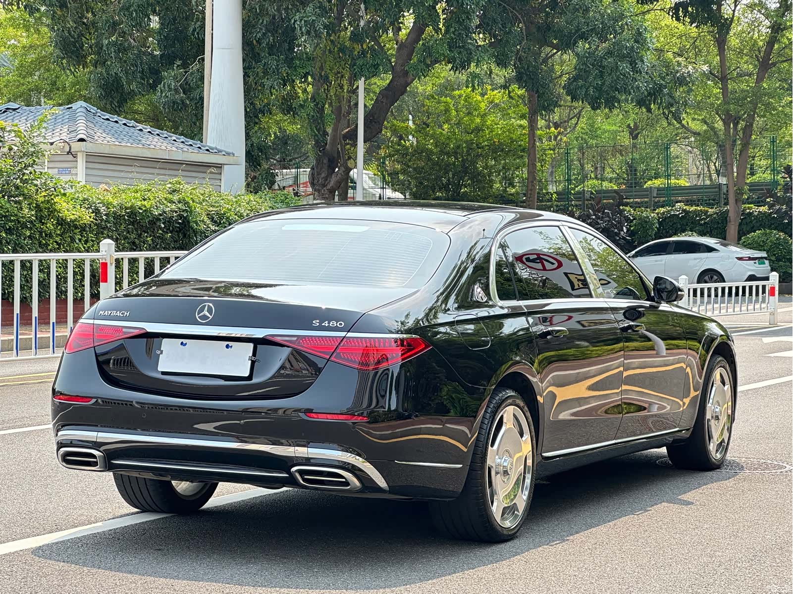 Maybach S-Class, 2023 11