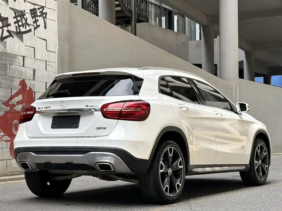 Mercedes-Benz GLA