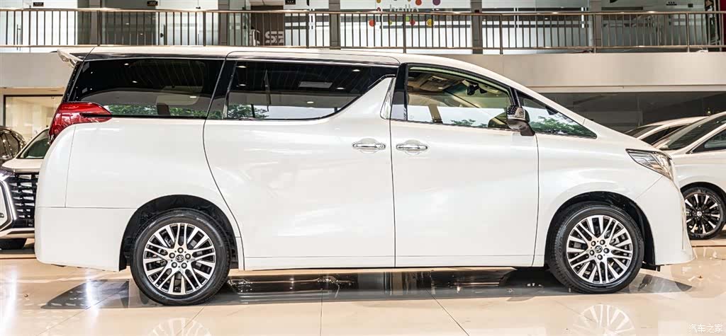 Toyota Alphard, 2018 4
