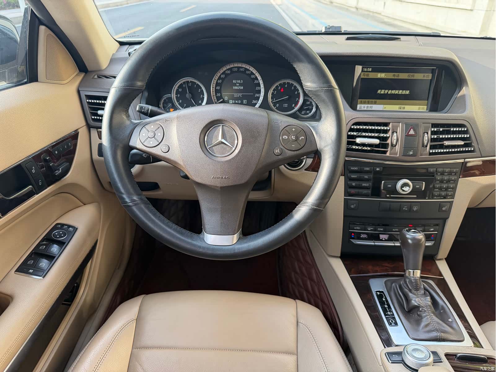 Mercedes-Benz E-Class, 2011 9