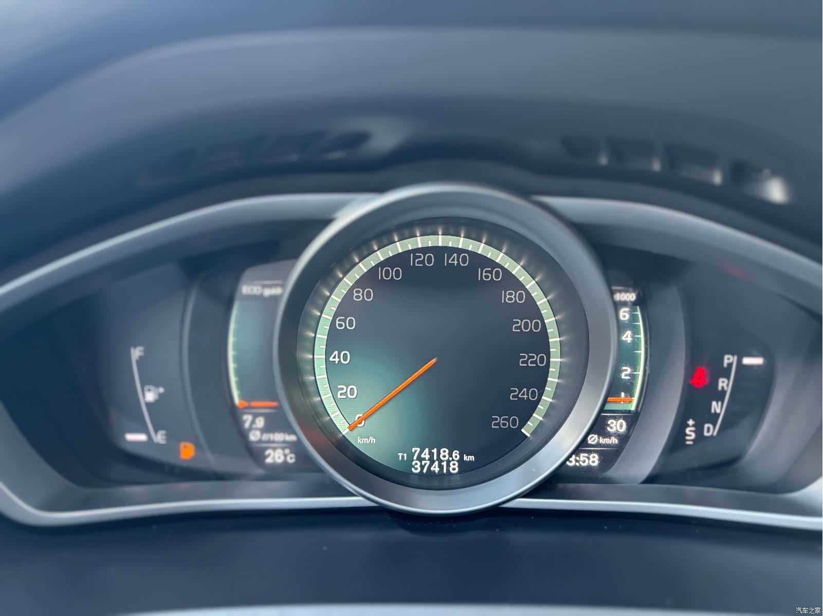 Volvo V40, 2019 15