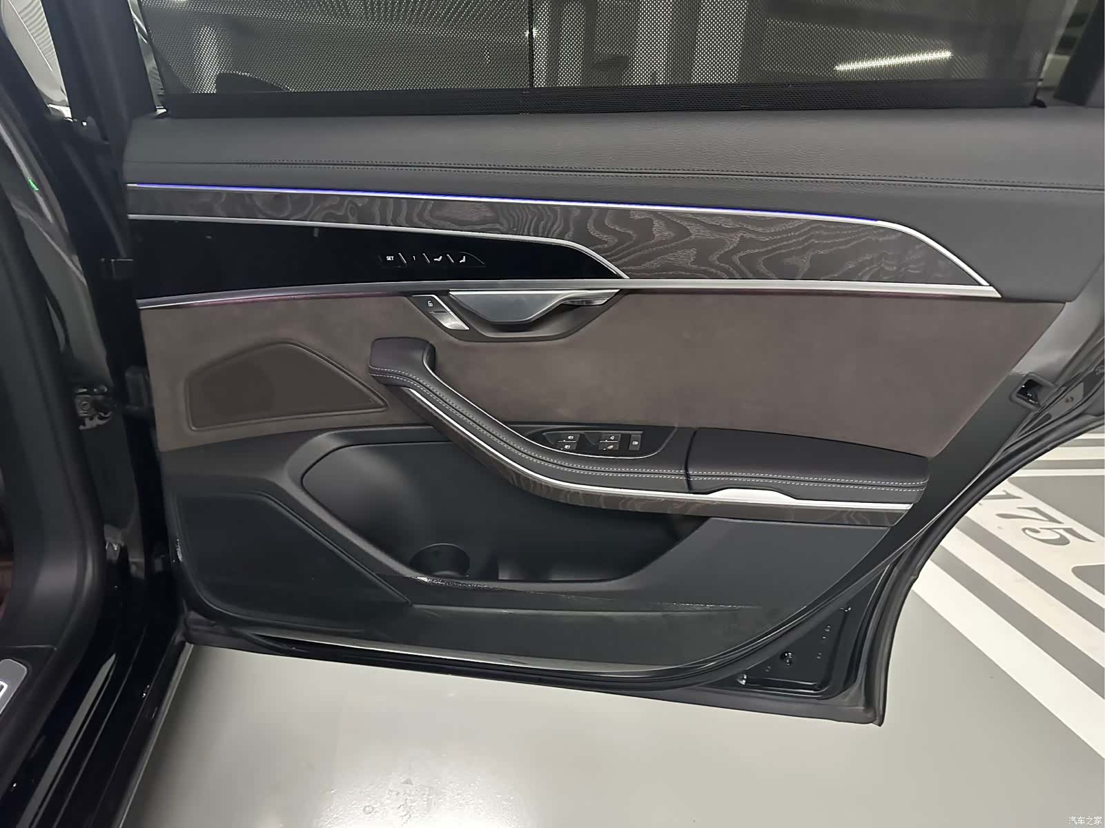 Audi A8L, 2023 17