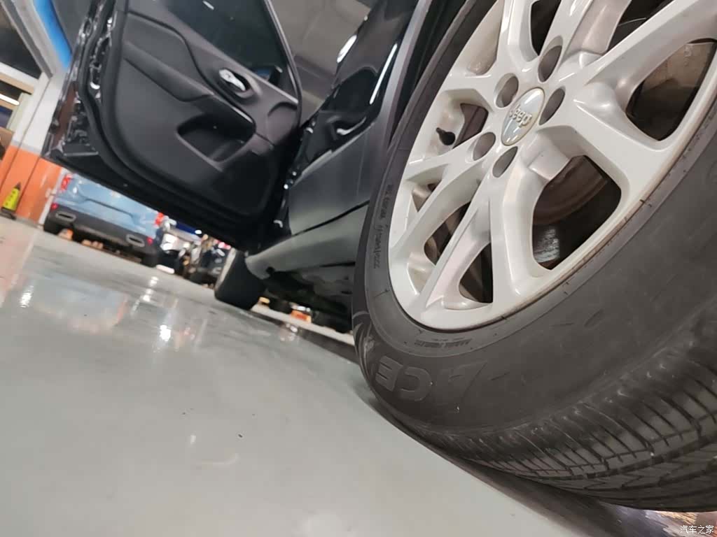 Jeep Cherokee, 2017 22