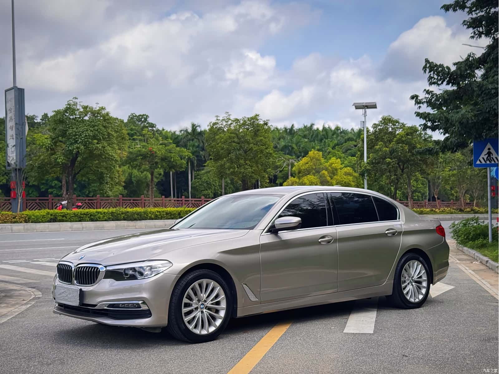 BMW 5 Series, 2019 1