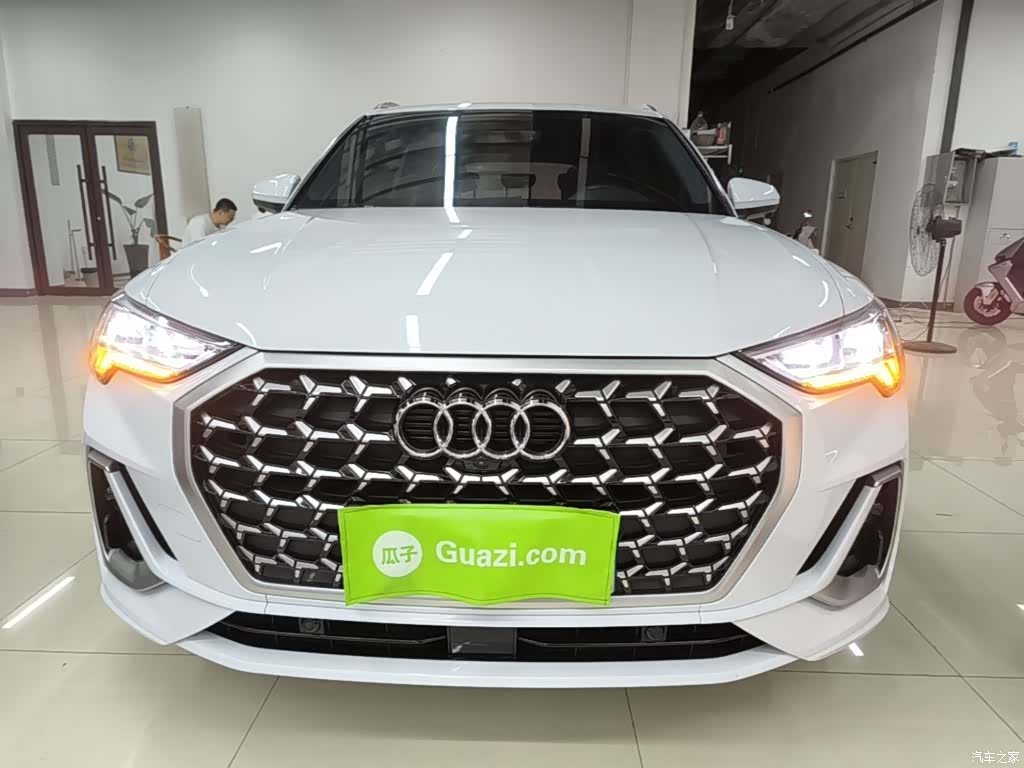 Audi Q3, 2024 3
