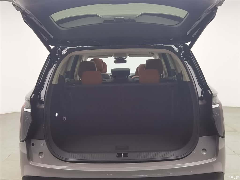 Hongqi HS7, 2024 16