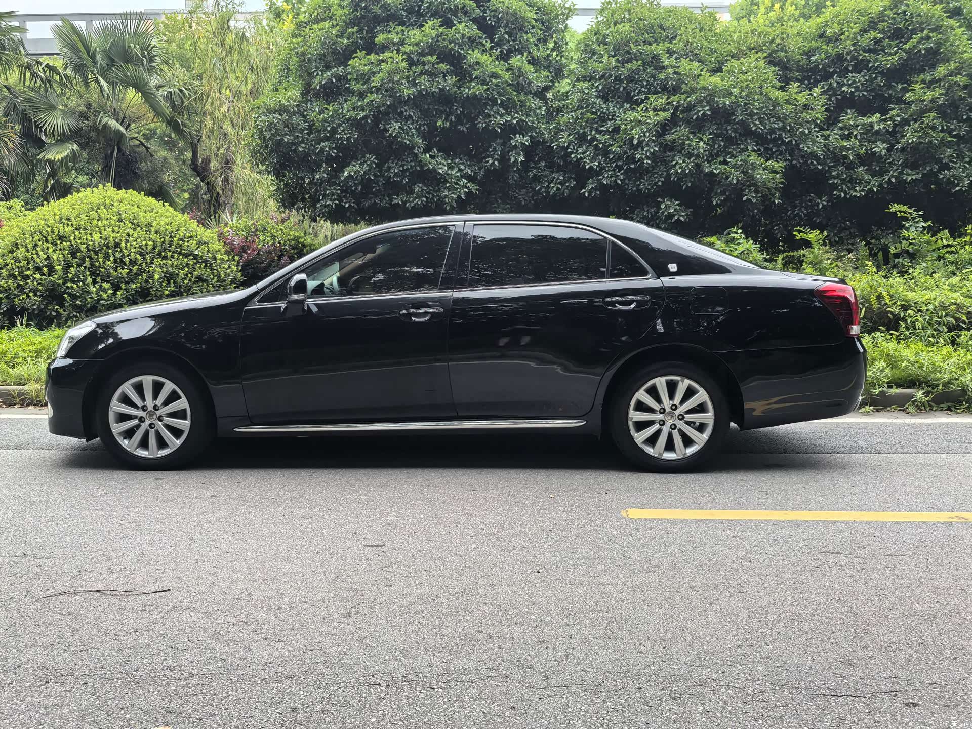 Toyota Crown, 2011 4