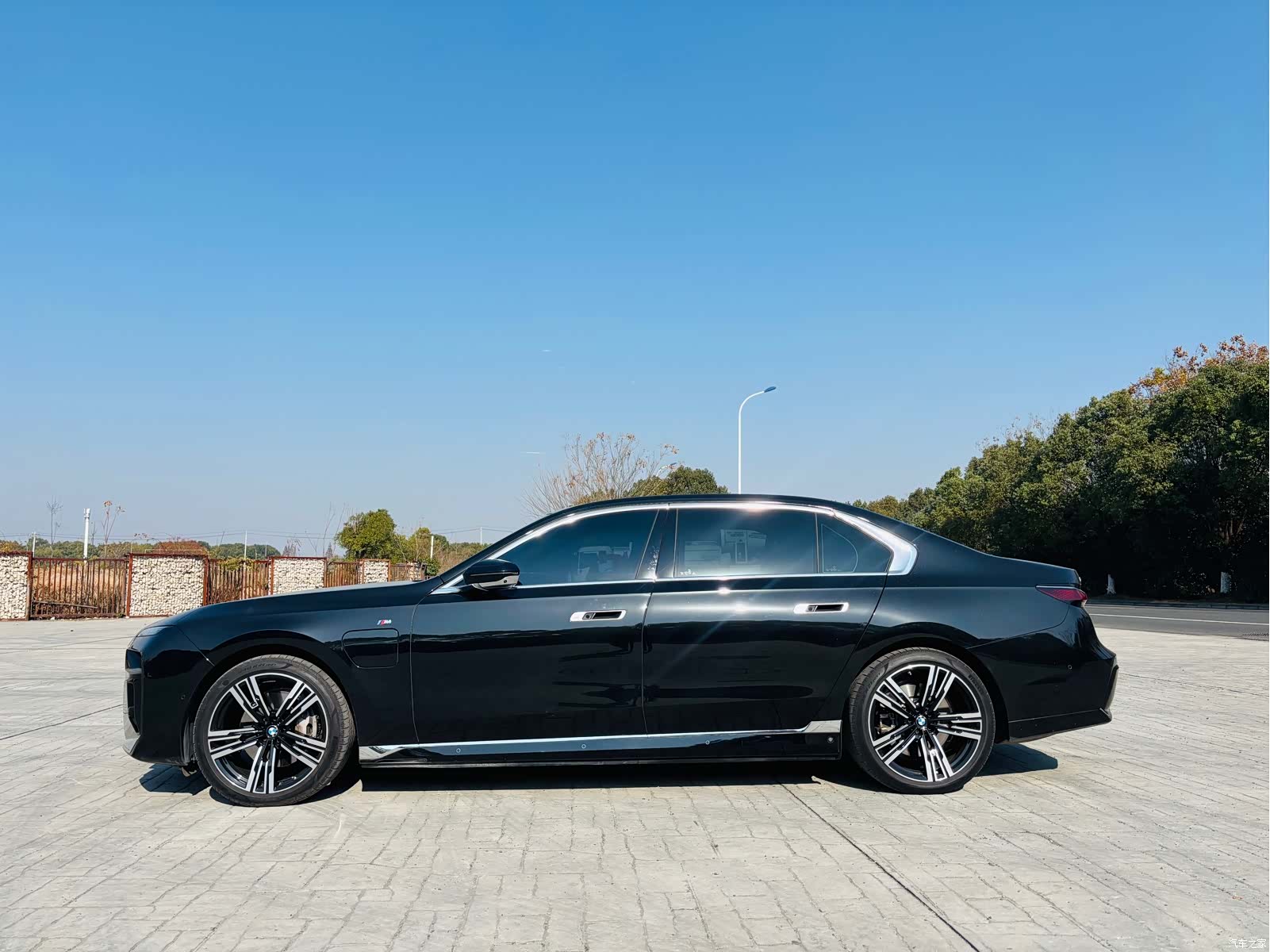 BMW i7, 2023 3