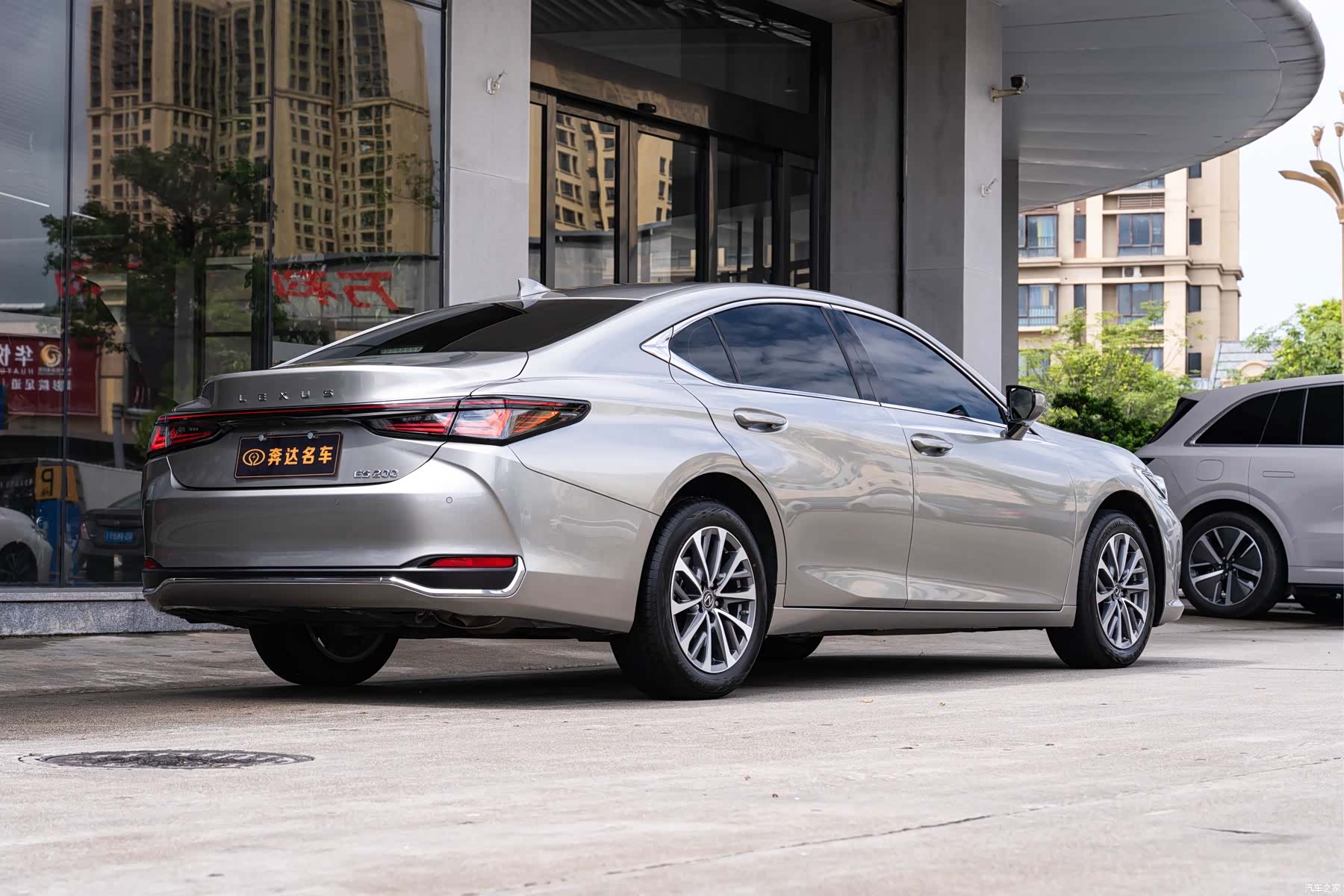 Lexus ES, 2026 3