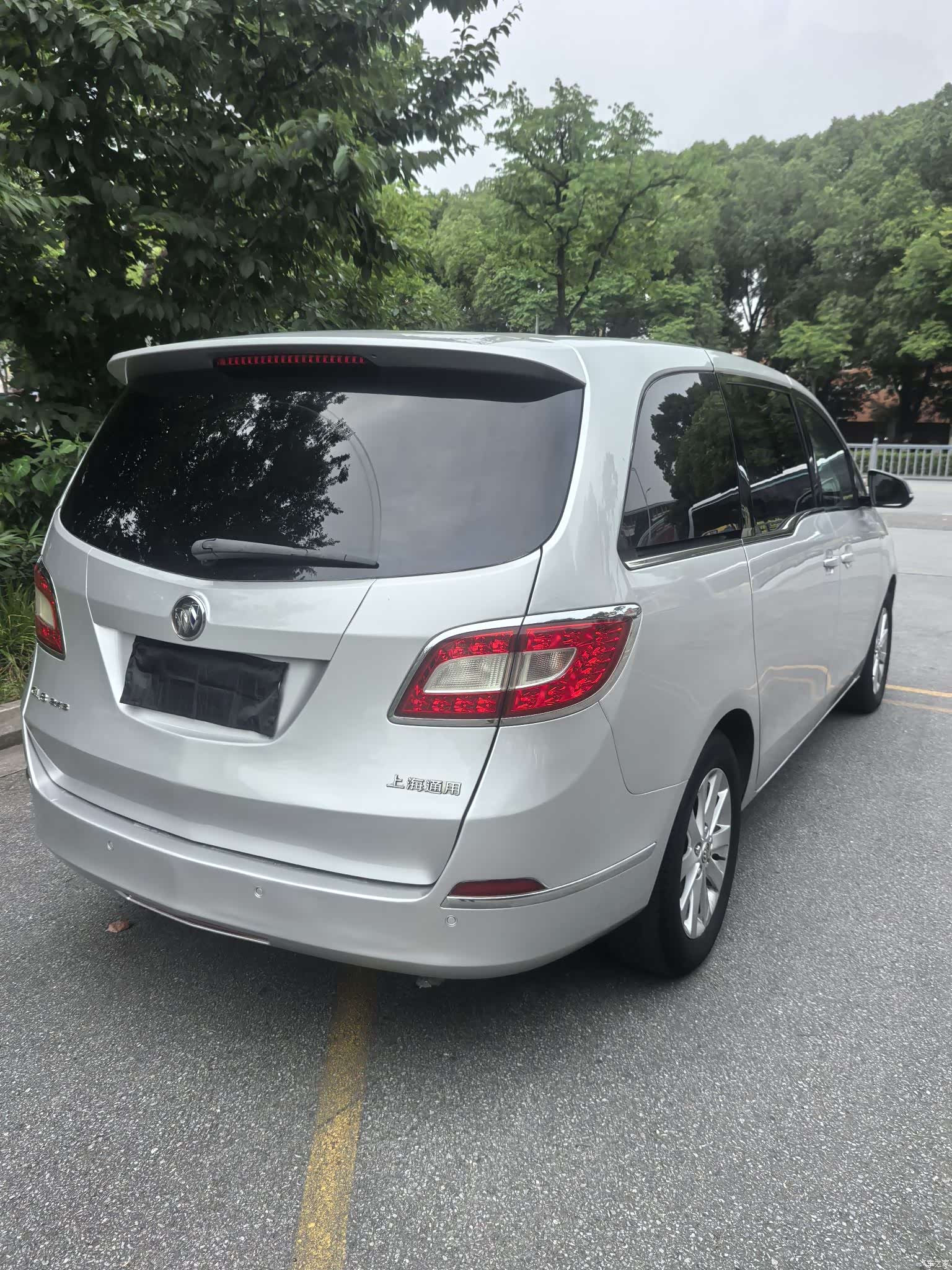 Buick GL8, 2011 11