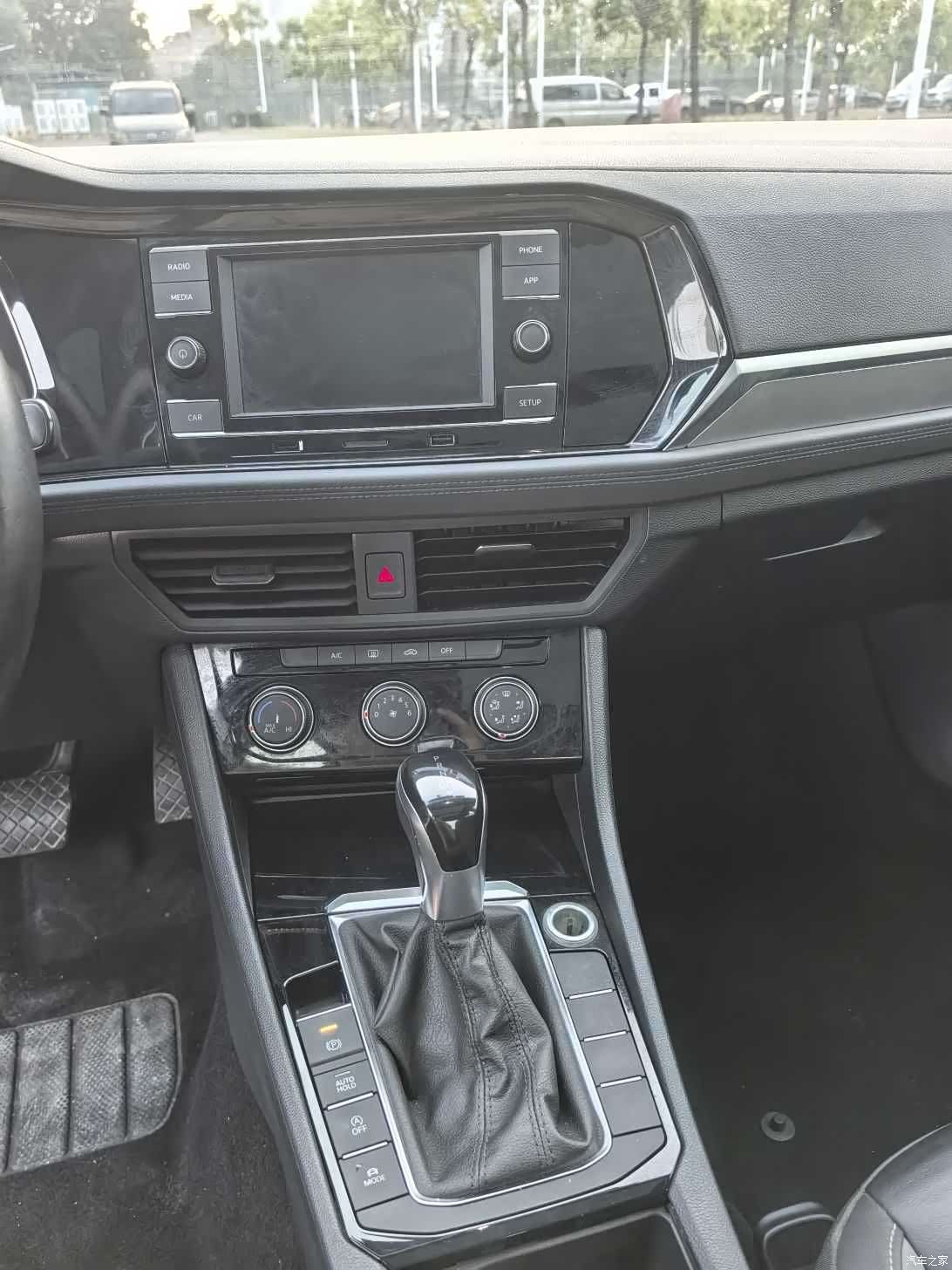 Volkswagen Sagitar, 2019 14