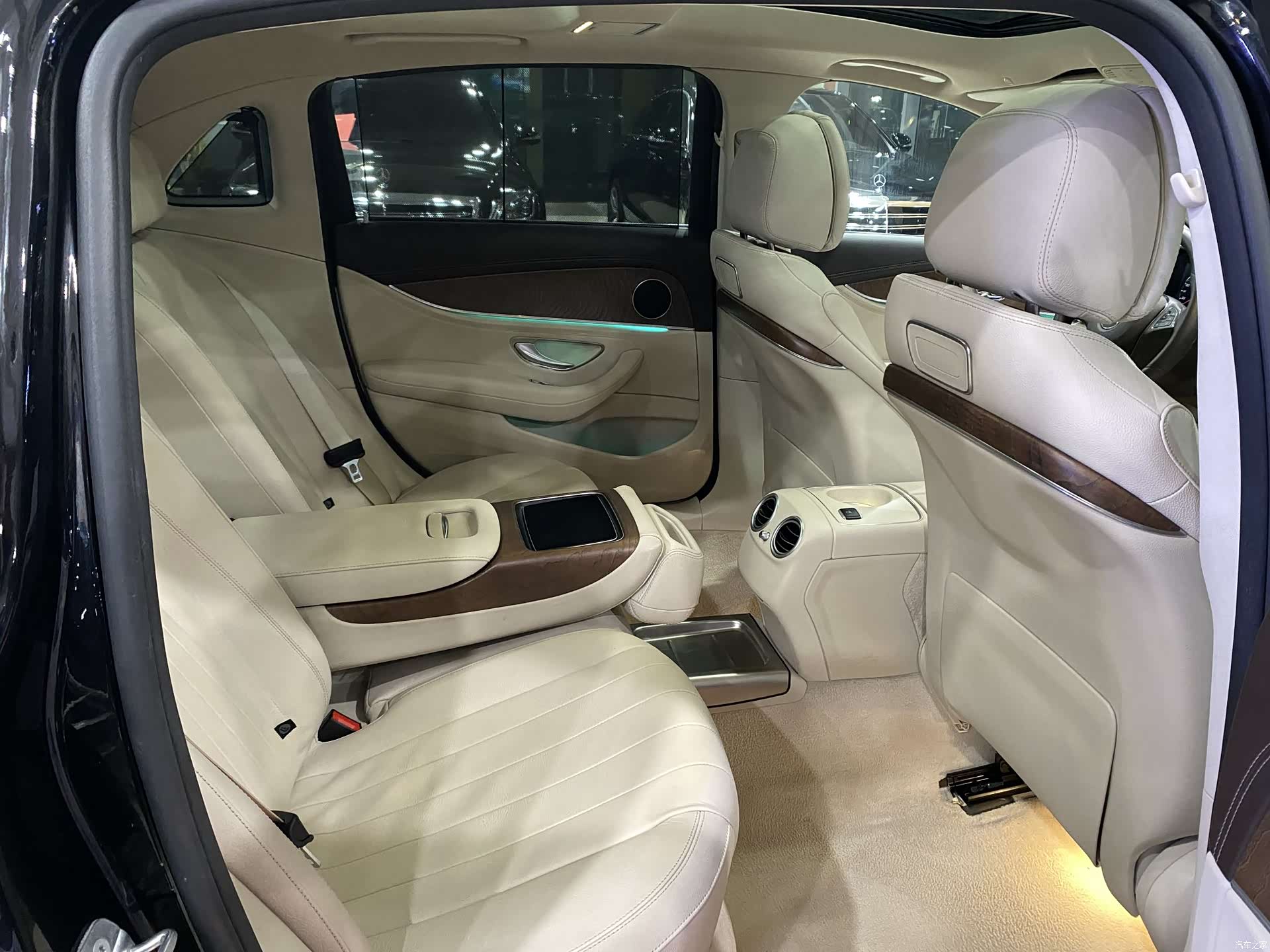 Mercedes-Benz E-Class, 2018 11