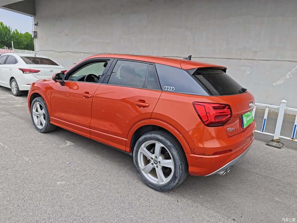 Audi Q2L, 2020 все фото