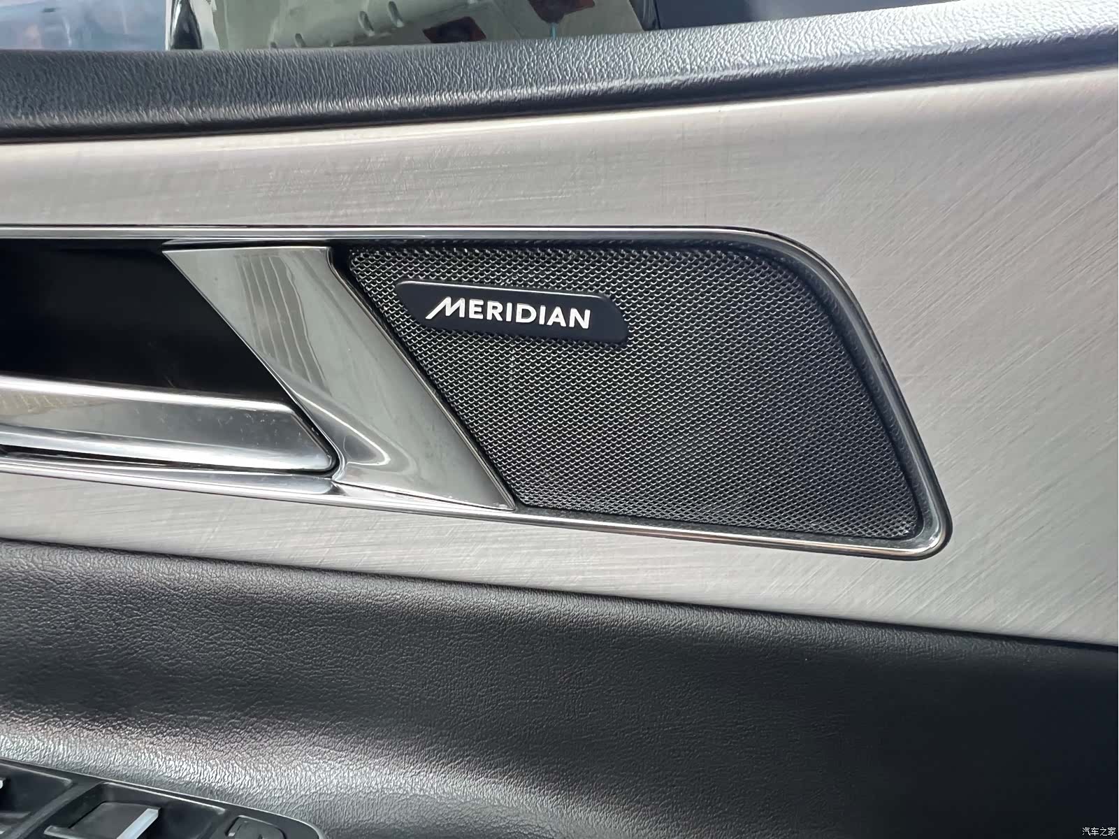 Land Rover XEL, 2019 6
