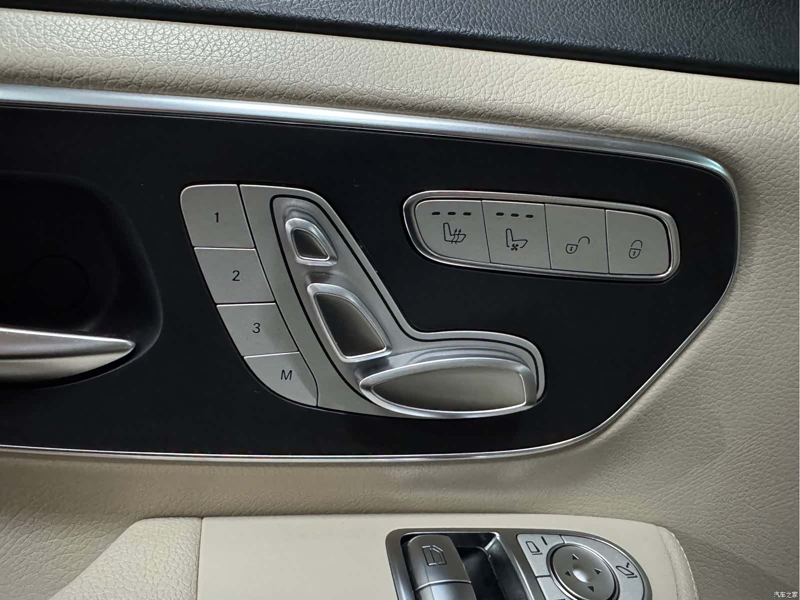 Mercedes-Benz V-Class, 2023 7