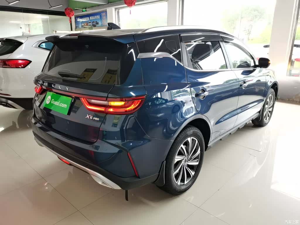 Geely X6, 2022 7