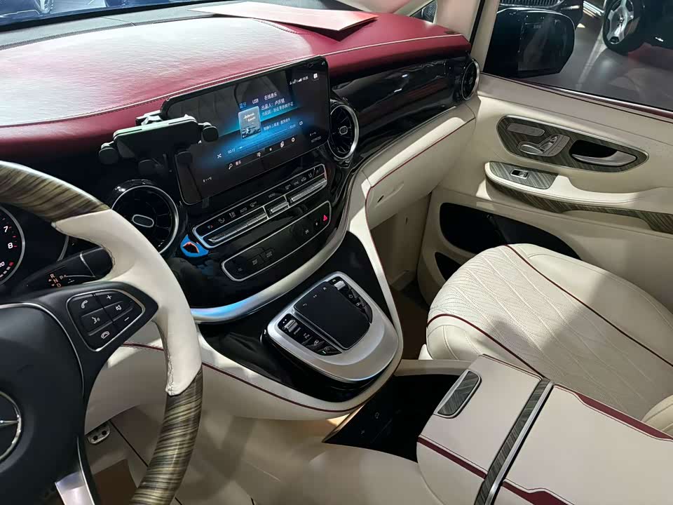 Mercedes-Benz V-class