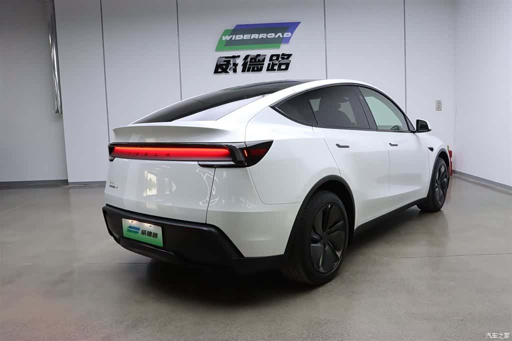Tesla Model Y, 2026 3
