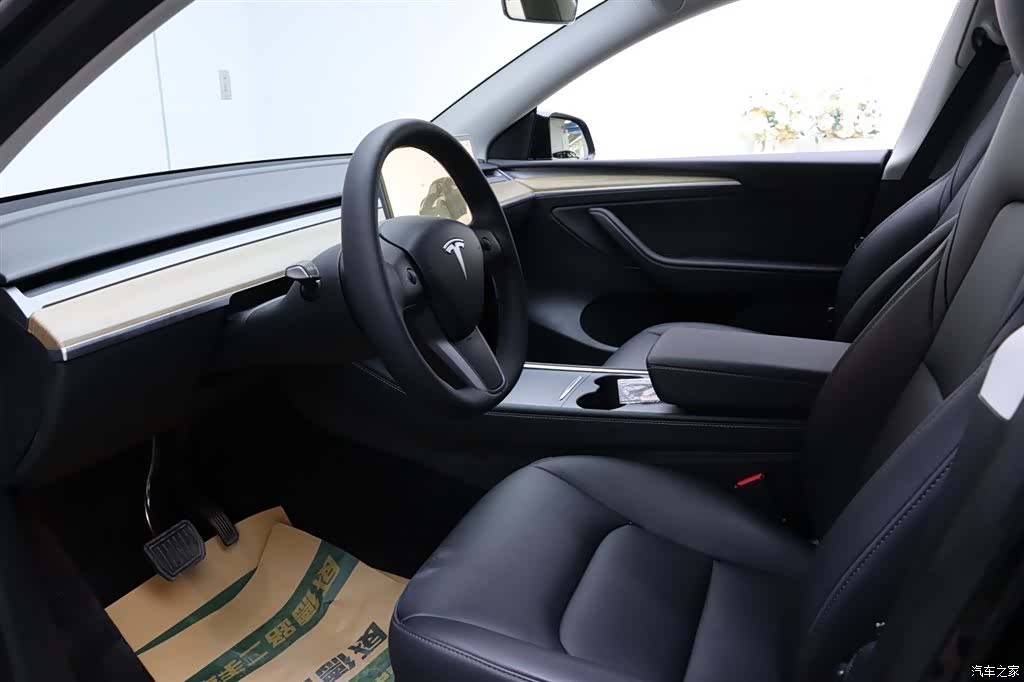 Tesla Model Y, 2022 13