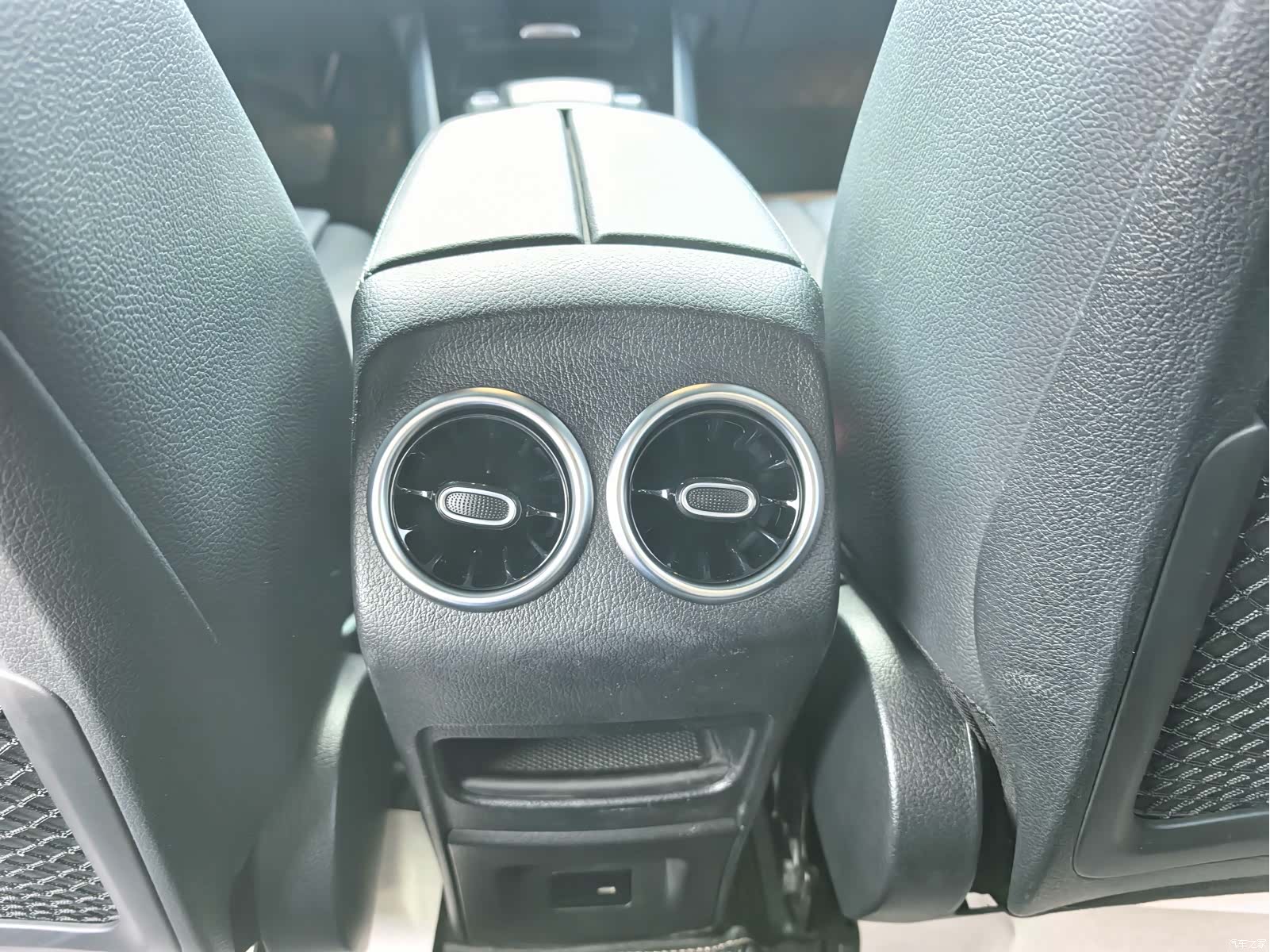 Mercedes-Benz EQA, 2024 11