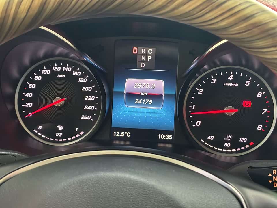 Mercedes-Benz V-class