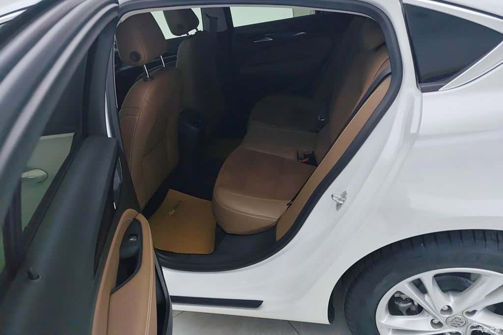 Buick Regal, 2023 11