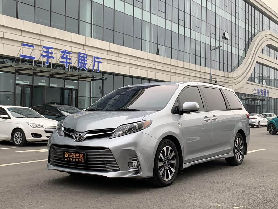 Toyota SIENNA 2020, фото 1